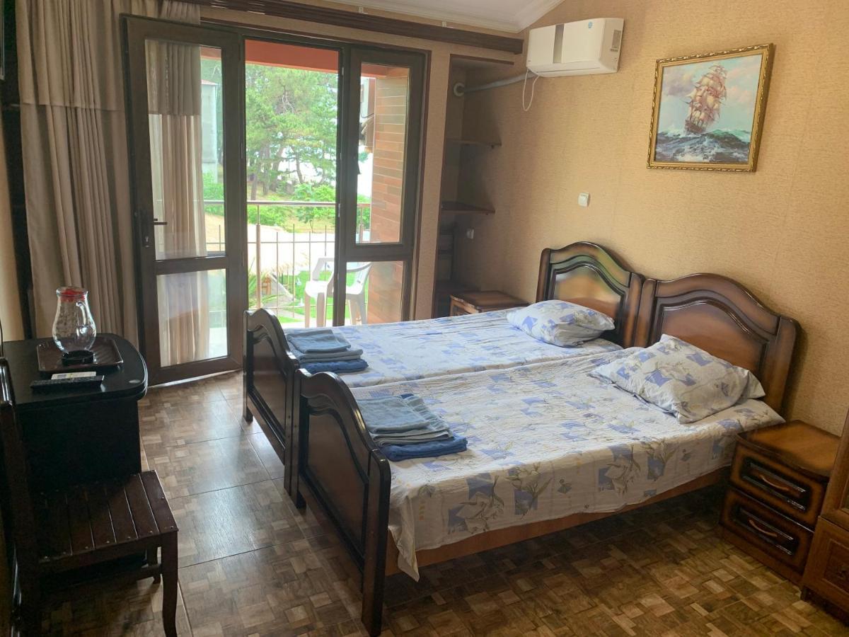 Guest House Rusalka Kobuleti Exterior photo