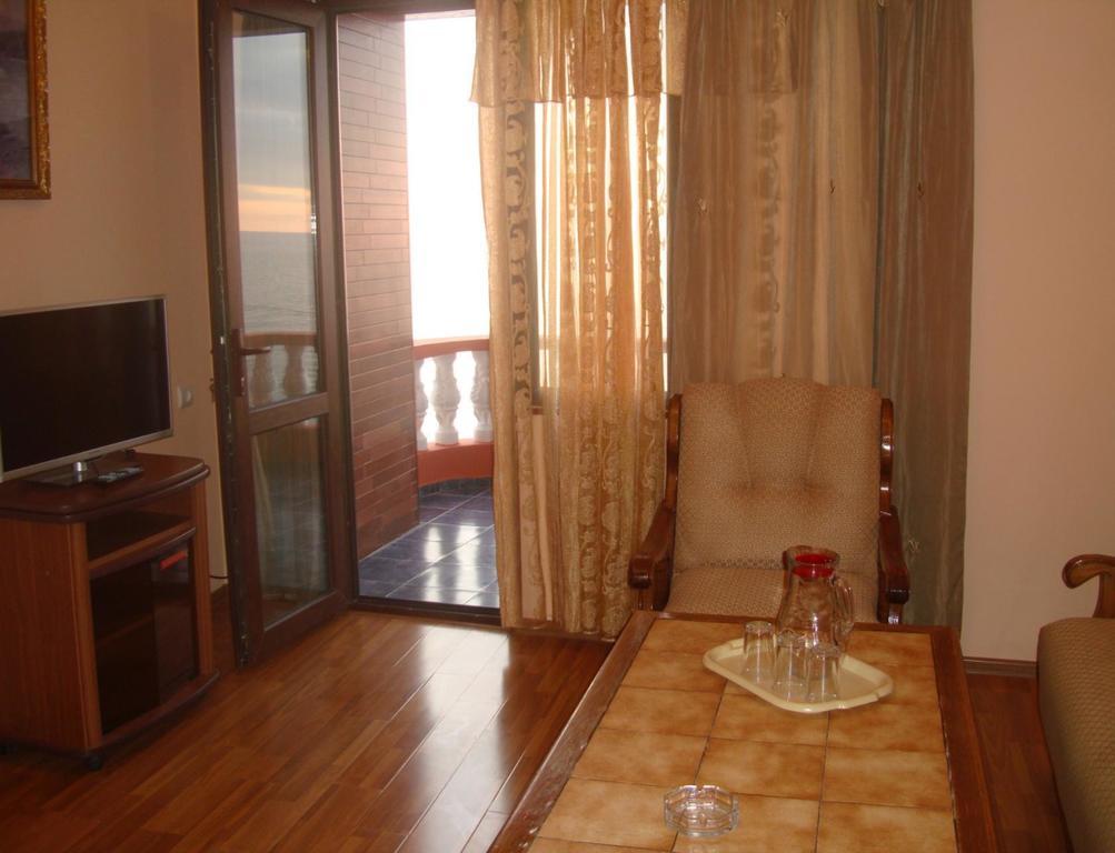 Guest House Rusalka Kobuleti Exterior photo